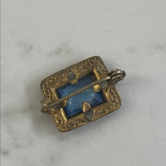 Elegant Gold and Blue Brooch - Picture 3 of 3